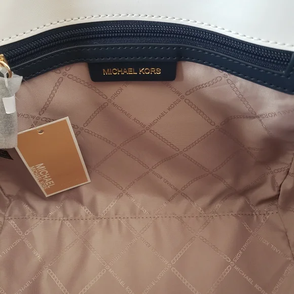 Michael Kors Blue Handbag - Picture 6 of 14